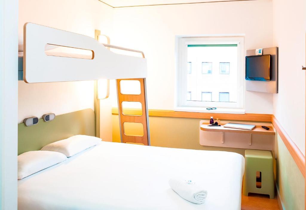 Ibis Budget Birmingham Airport Terminal Building - Nec Bickenhill Habitación foto